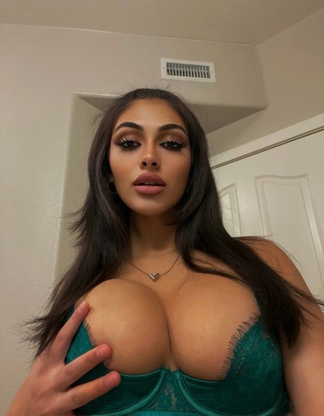 Nahá fotka uniklých OnlyFans od Parker Abbott