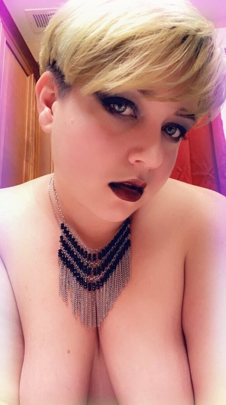 Unsupervisedhousewife OnlyFans