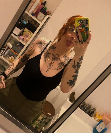 Naken lekkede OnlyFans-bilde av Mollypapenny