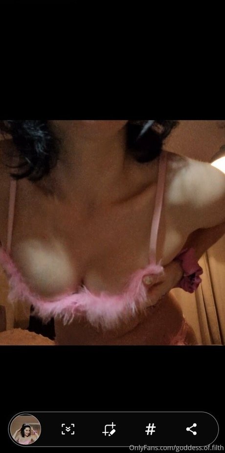 Goddessoffilth OnlyFansリークヌード写真