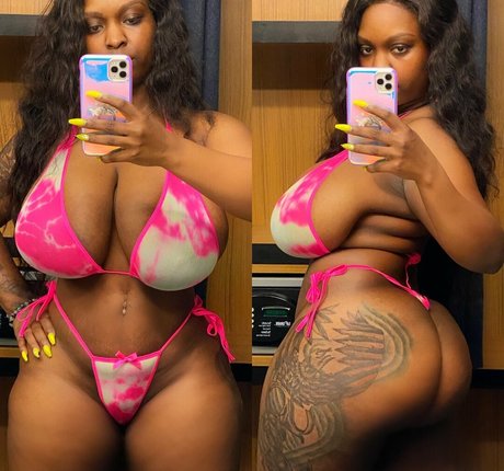 Naakte gelekte OnlyFans-foto van Msamore4u
