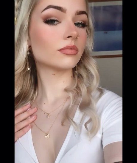 Обнаженная фотография утечки OnlyFans от Heyitzrachael