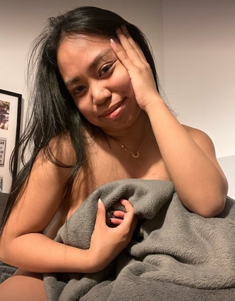 Naken lekkede OnlyFans-bilde av Keraiink