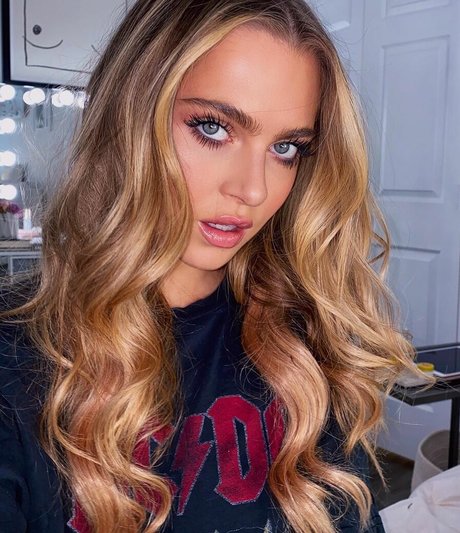 Anne Winters