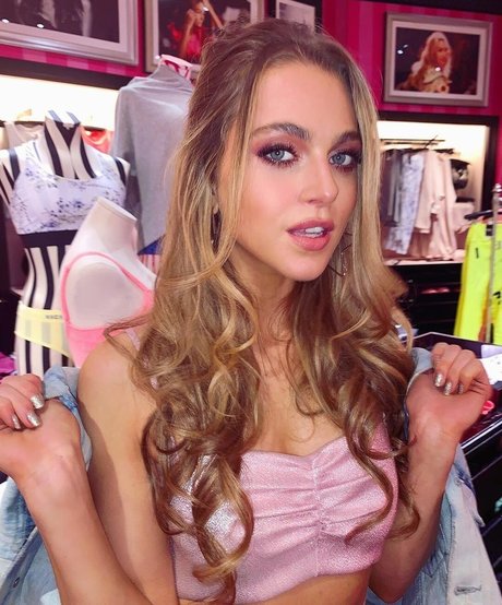 Nøgent lækket OnlyFans-billede af Anne Winters