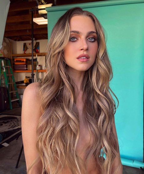 Naken läckt OnlyFans-bild av Anne Winters