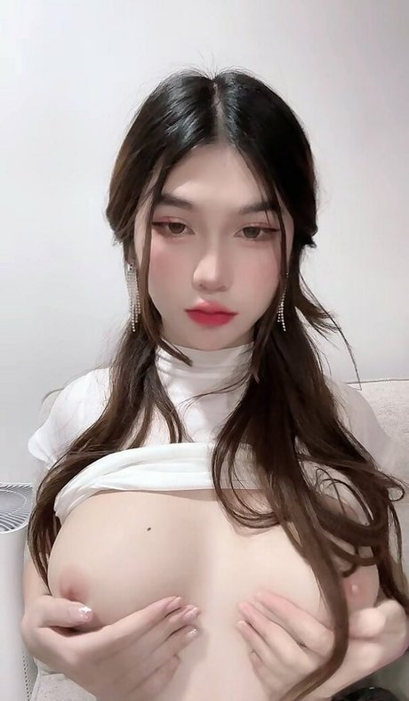 Naken lekkede OnlyFans-bilde av Kumyooah