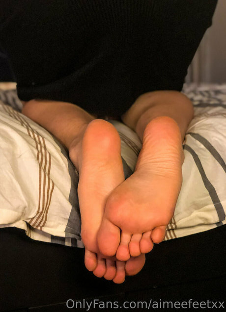 Nahá fotka uniklých OnlyFans od Aimeefeetxx