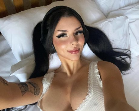 Nahá fotka uniklých OnlyFans od Laurawaifuu