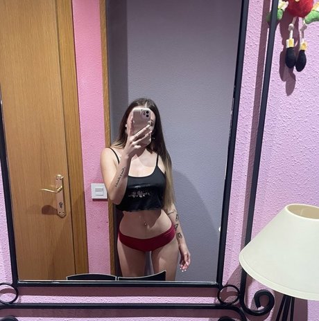 Naakte gelekte OnlyFans-foto van Onlymireiaa