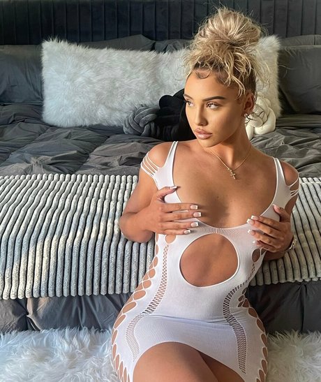 Nacktes geleaktes OnlyFans-Foto von Emily Huff