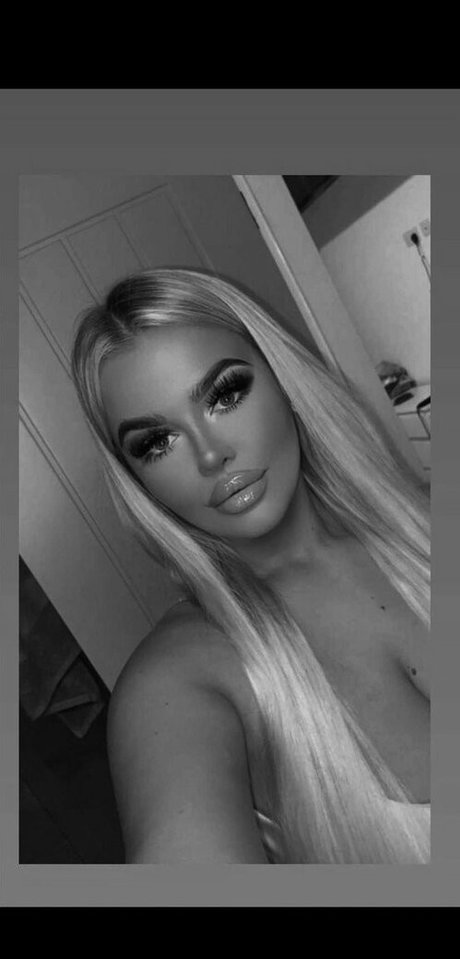 Naken lekkede OnlyFans-bilde av Kayleigh Thomsen