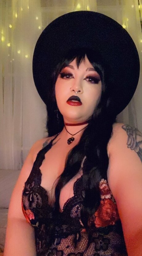 Vivelavivienne OnlyFans