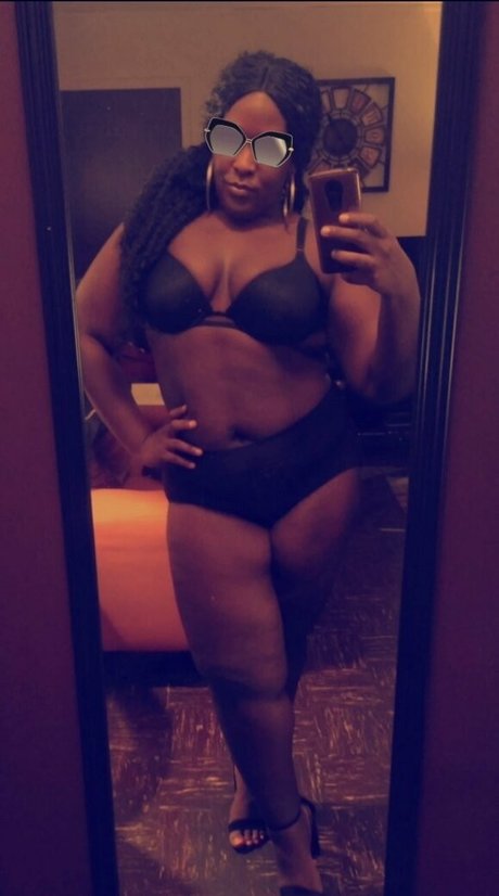 Naken lekkede OnlyFans-bilde av Creamytrans513