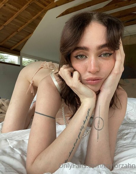 Nacktes geleaktes OnlyFans-Foto von Taylorzahn