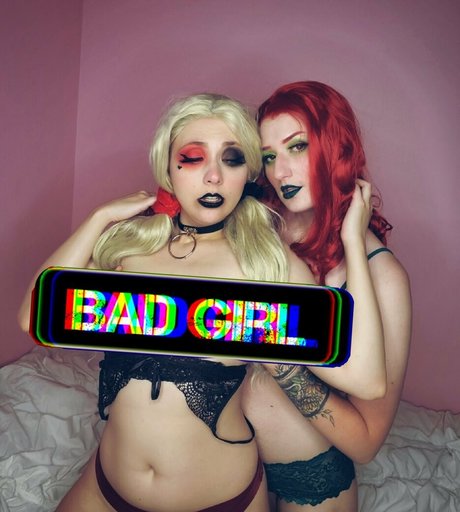 Naken läckt OnlyFans-bild av Milkydesserts