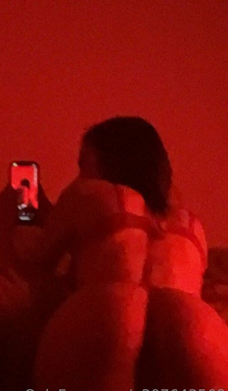 Nagie wyciekłe zdjęcie OnlyFans od Sophieking8008