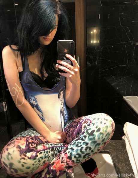 Nahá fotka uniklých OnlyFans od Kalliskyfree