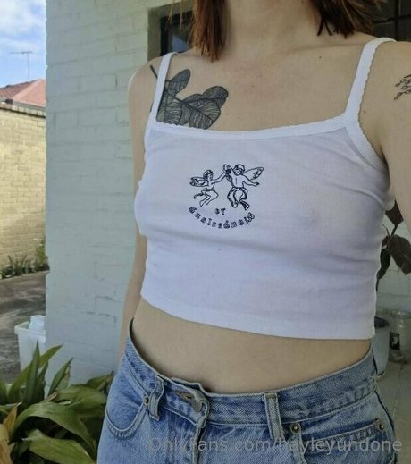 Naken lekkede OnlyFans-bilde av Hayleyundone