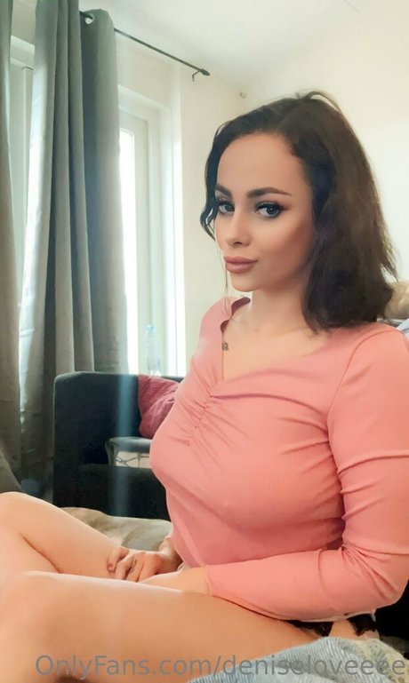 Naken lekkede OnlyFans-bilde av Deniseloveeee