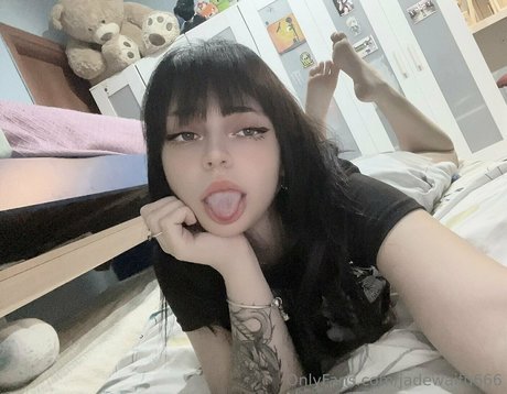 Jadewaifu666