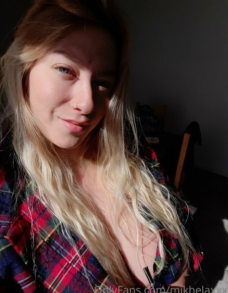 Mikhelaxxx