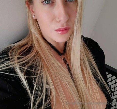 Mikhelaxxx