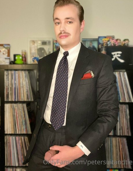 Petersuitandtie