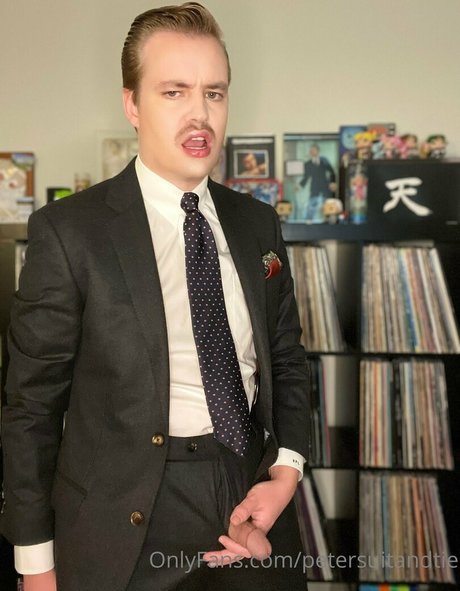 Petersuitandtie