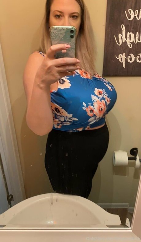 Nahá fotka uniklých OnlyFans od Lanakendrick