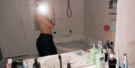 Обнаженная фотография утечки OnlyFans от Sunnybbygirl