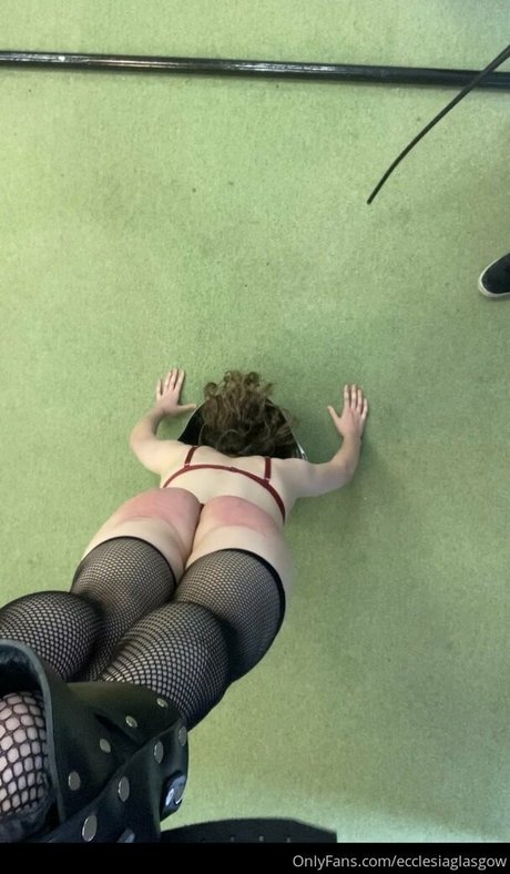 Naken lekkede OnlyFans-bilde av Ecclesiaglasgow