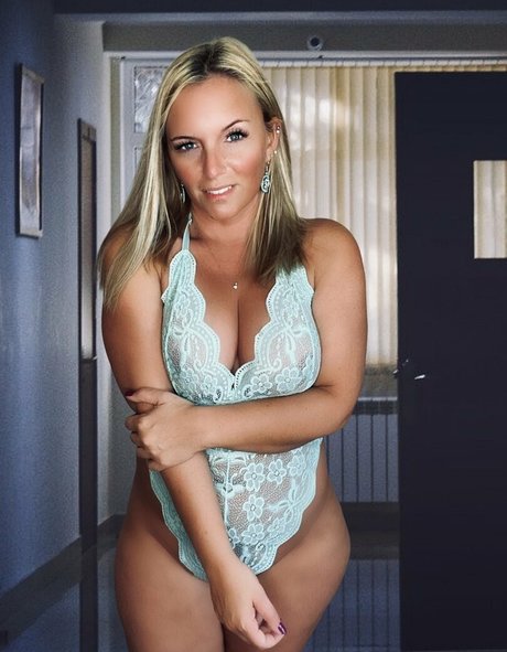Naken läckt OnlyFans-bild av Realelizajayne