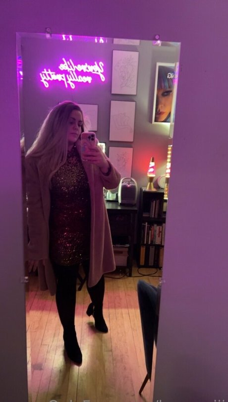 Alasti lekkinud OnlyFans-i pilt Kmmxiii