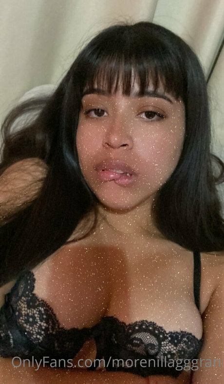 Обнаженная фотография утечки OnlyFans от Morenillagggran