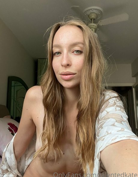 Nahá fotka uniklých OnlyFans od Talentedkate