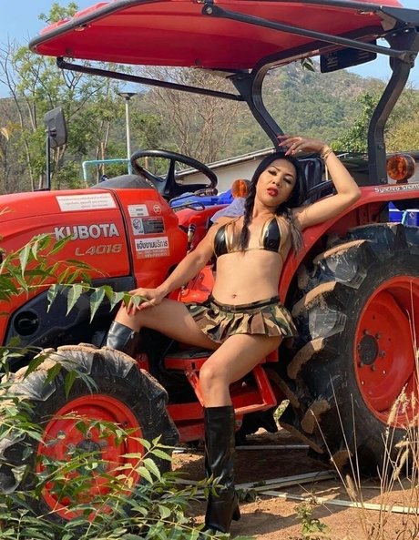 Nahá fotka uniklých OnlyFans od Ladyboyfernfern