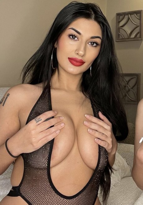 Naken lekkede OnlyFans-bilde av Shareen Pericco