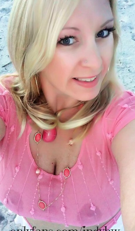 Nahá fotka uniklých OnlyFans od Indyhw