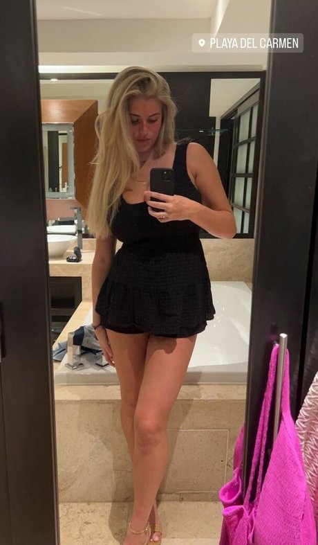 Naken lekkede OnlyFans-bilde av Shea O