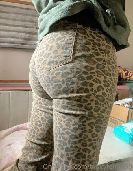 Friskyfeline69
