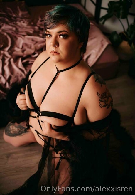 Alexxisren  nude leaked OnlyFans photo