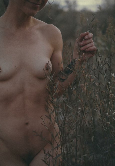 Foto di nudo di fuga di OnlyFans di Ever Curious