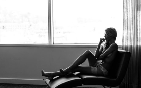 Naken lekkede OnlyFans-bilde av Annalynne Mccord