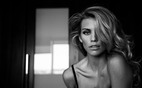 Nahá fotka uniklých OnlyFans od Annalynne Mccord