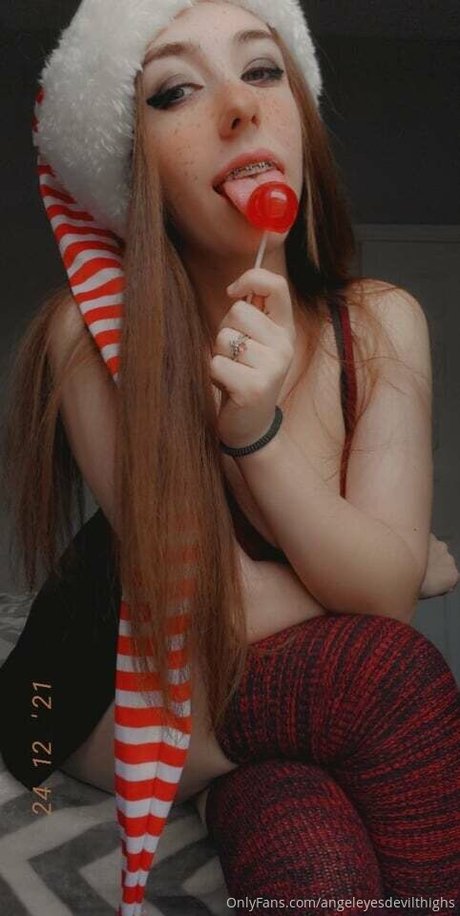 Nahá fotka uniklých OnlyFans od Angel Eyes Devil Thighs