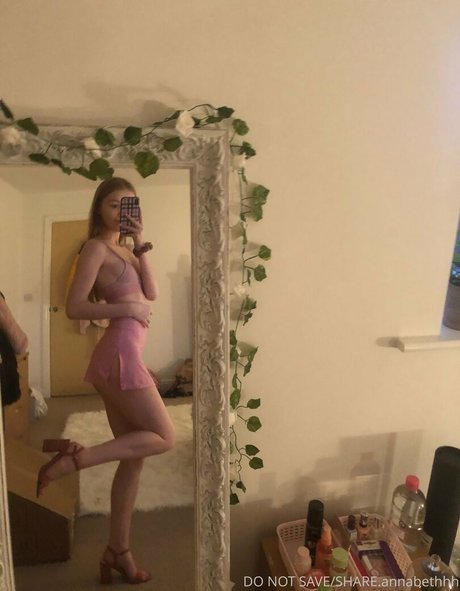 Nahá fotka uniklých OnlyFans od Annabeth Davies