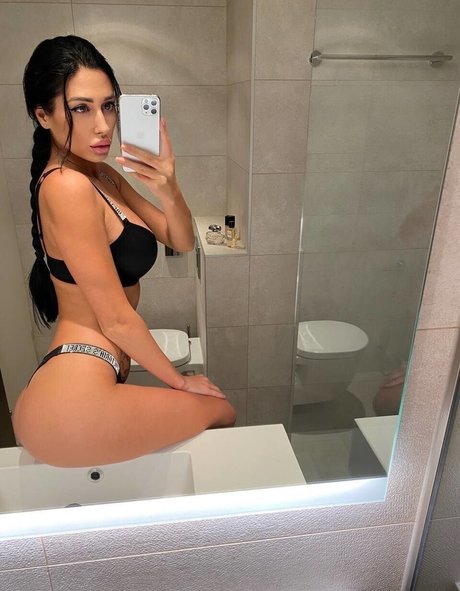 Nahá fotka uniklých OnlyFans od Mari Sweet