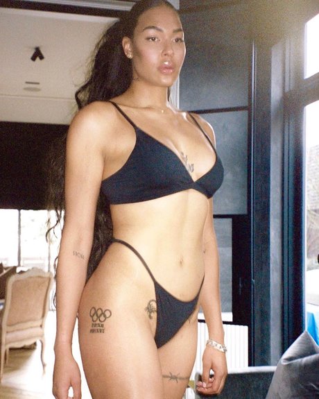 Elizabeth Cambage