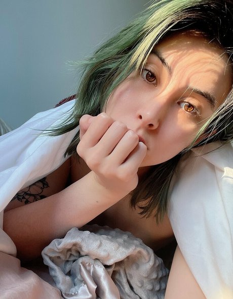 Naken läckt OnlyFans-bild av Sinastri